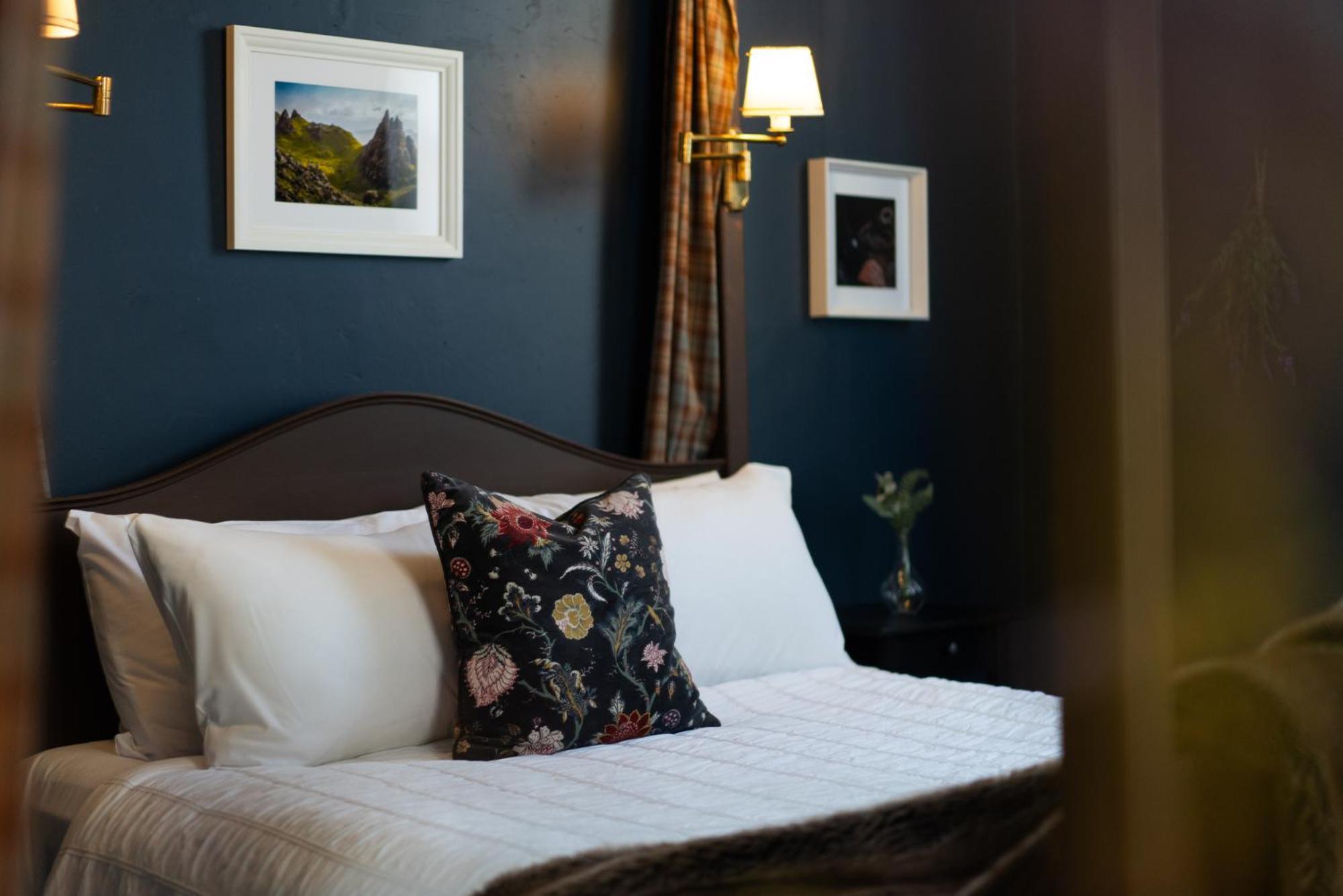 Alice'S Cottages Launceston Zimmer foto